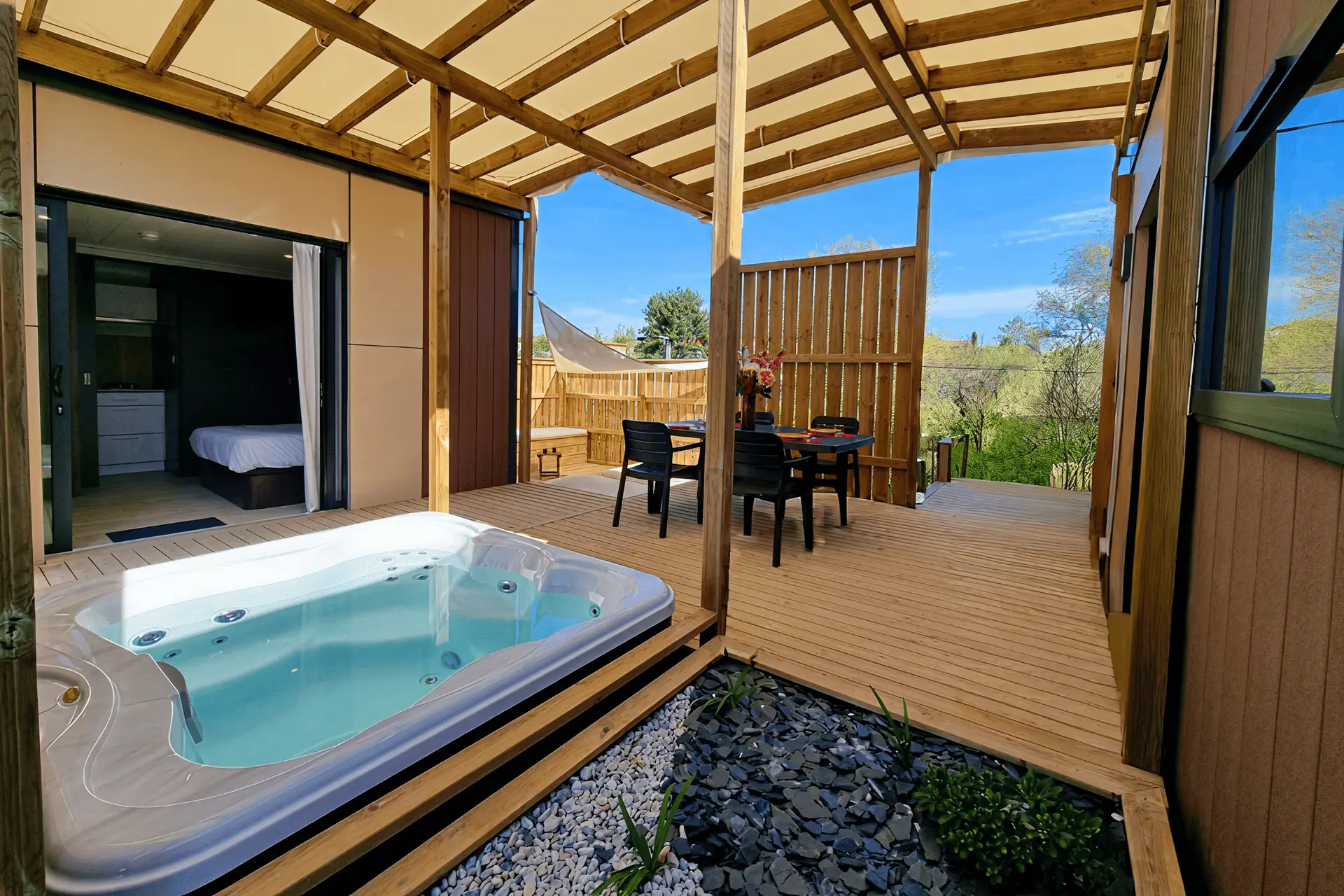 mobil homes avec jacuzzi a saint palais sur mer