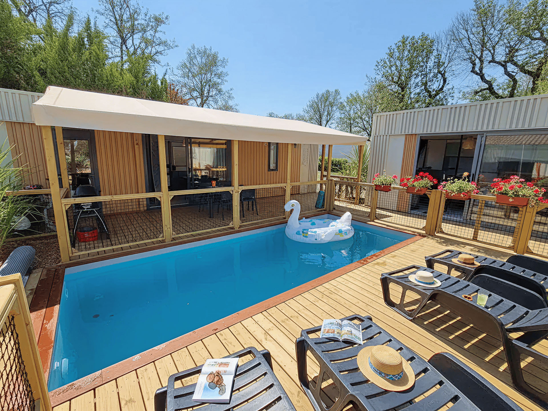 Accommodations: cottage, aqua suite, camping des 2 plages
